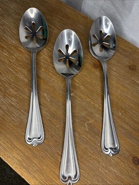 Cambridge Chathum Stainless Slotted Pierced Serving Spoons Set of 3 Heart Shape